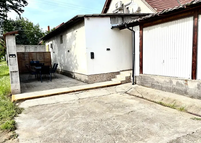 Reni Home Apartman
