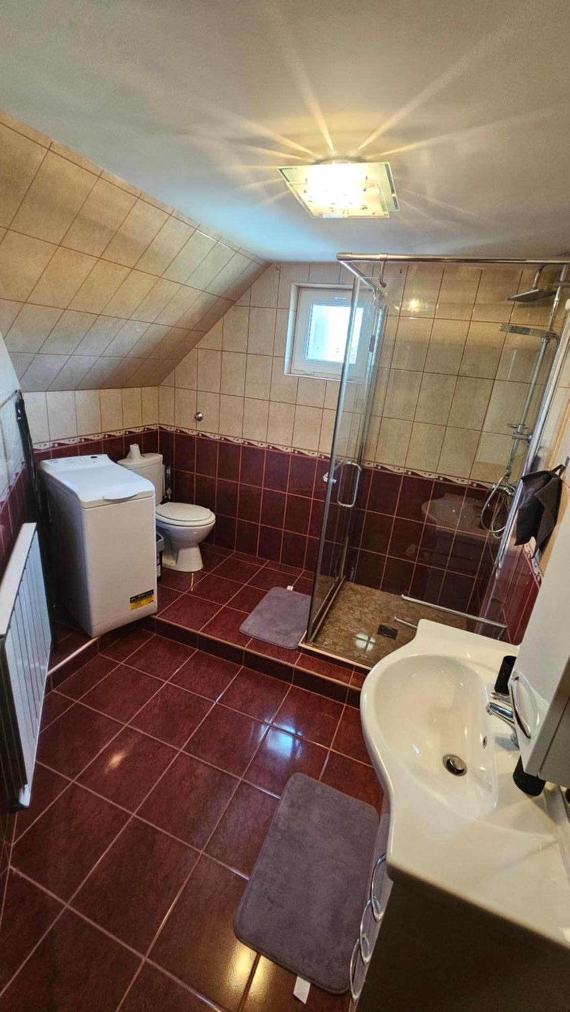 Reni Apartment