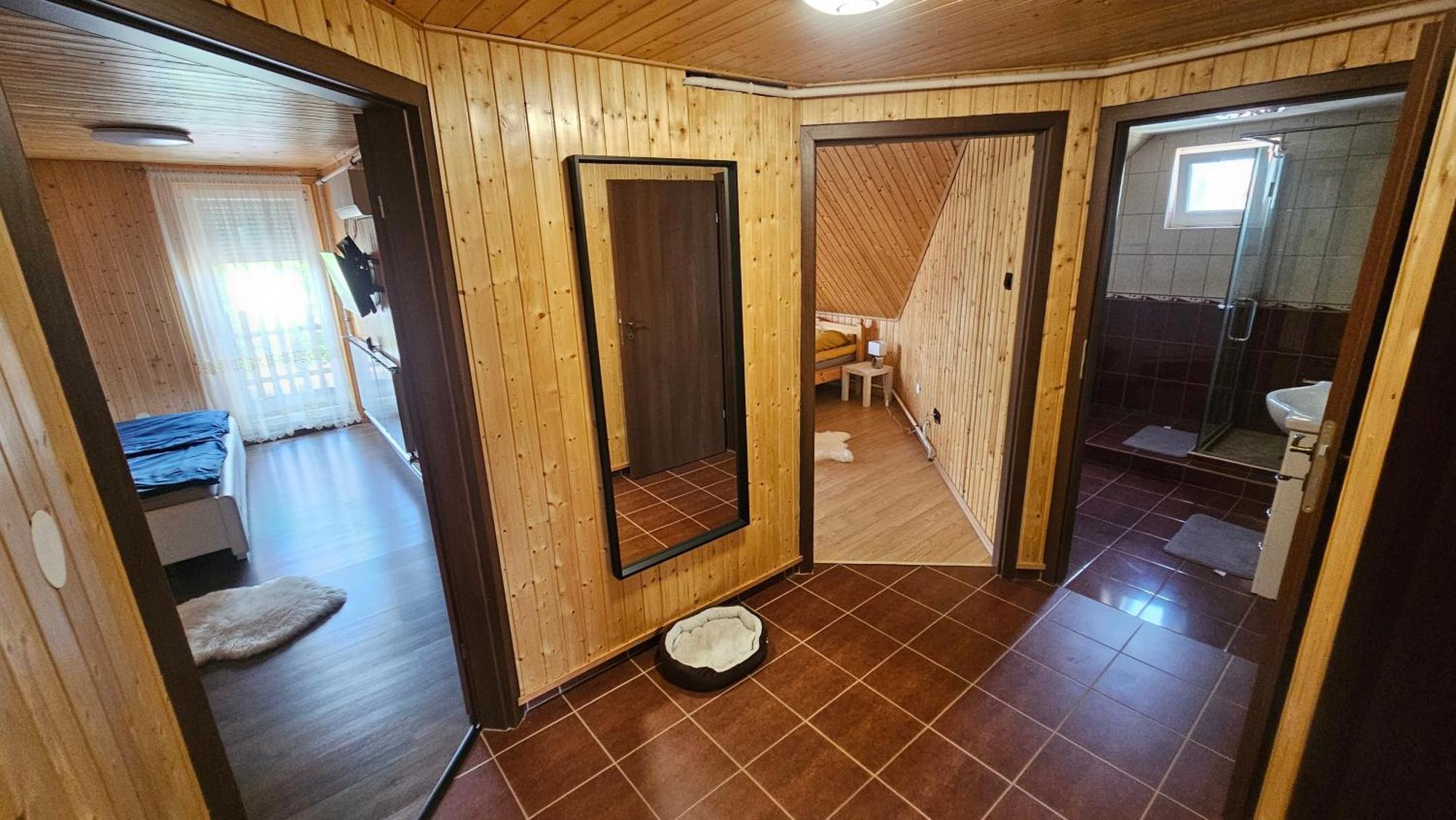 Reni Apartment